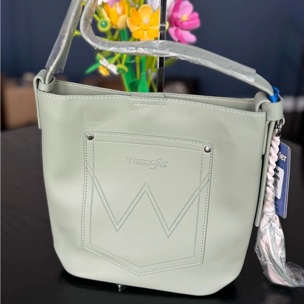 Wrangler 2PC Set Light Green NWT